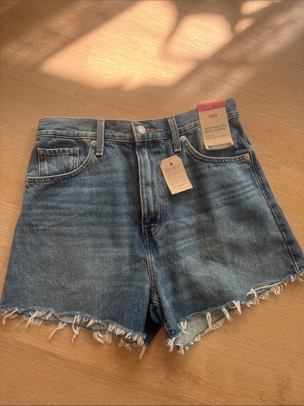 levis high waisted mom shorts size 29